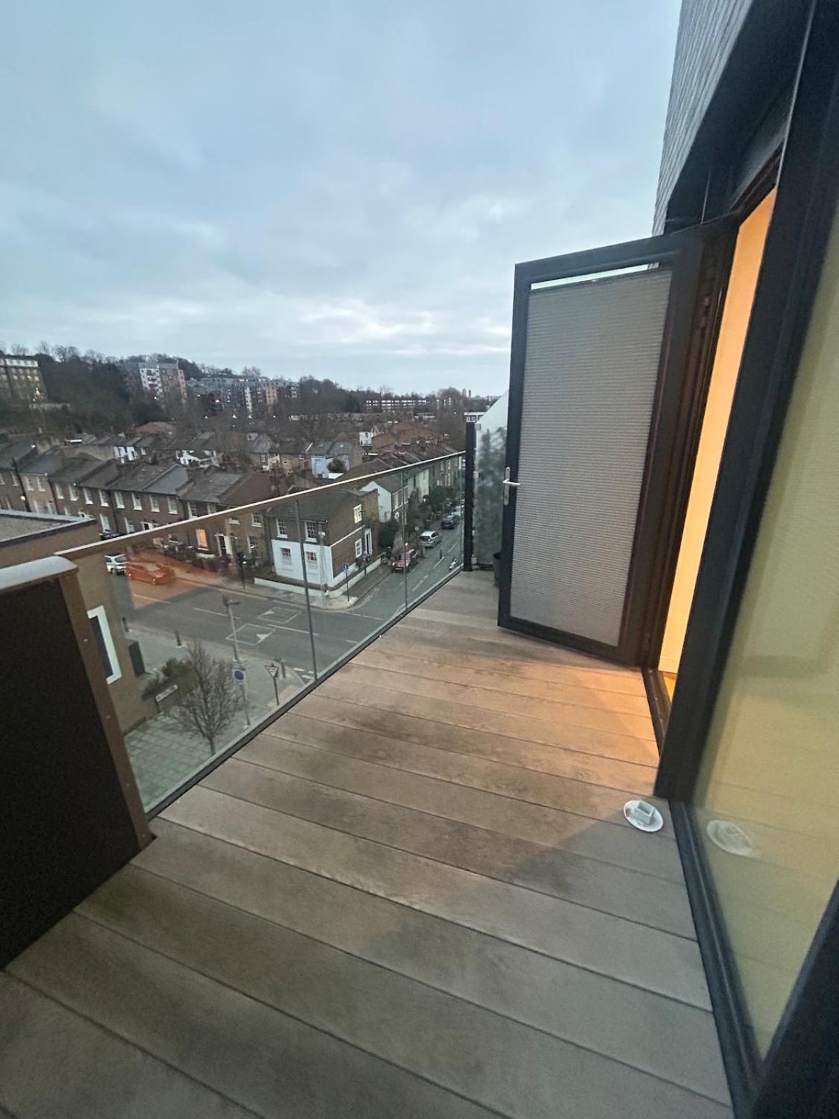 New 2 Bed Greenwich * London