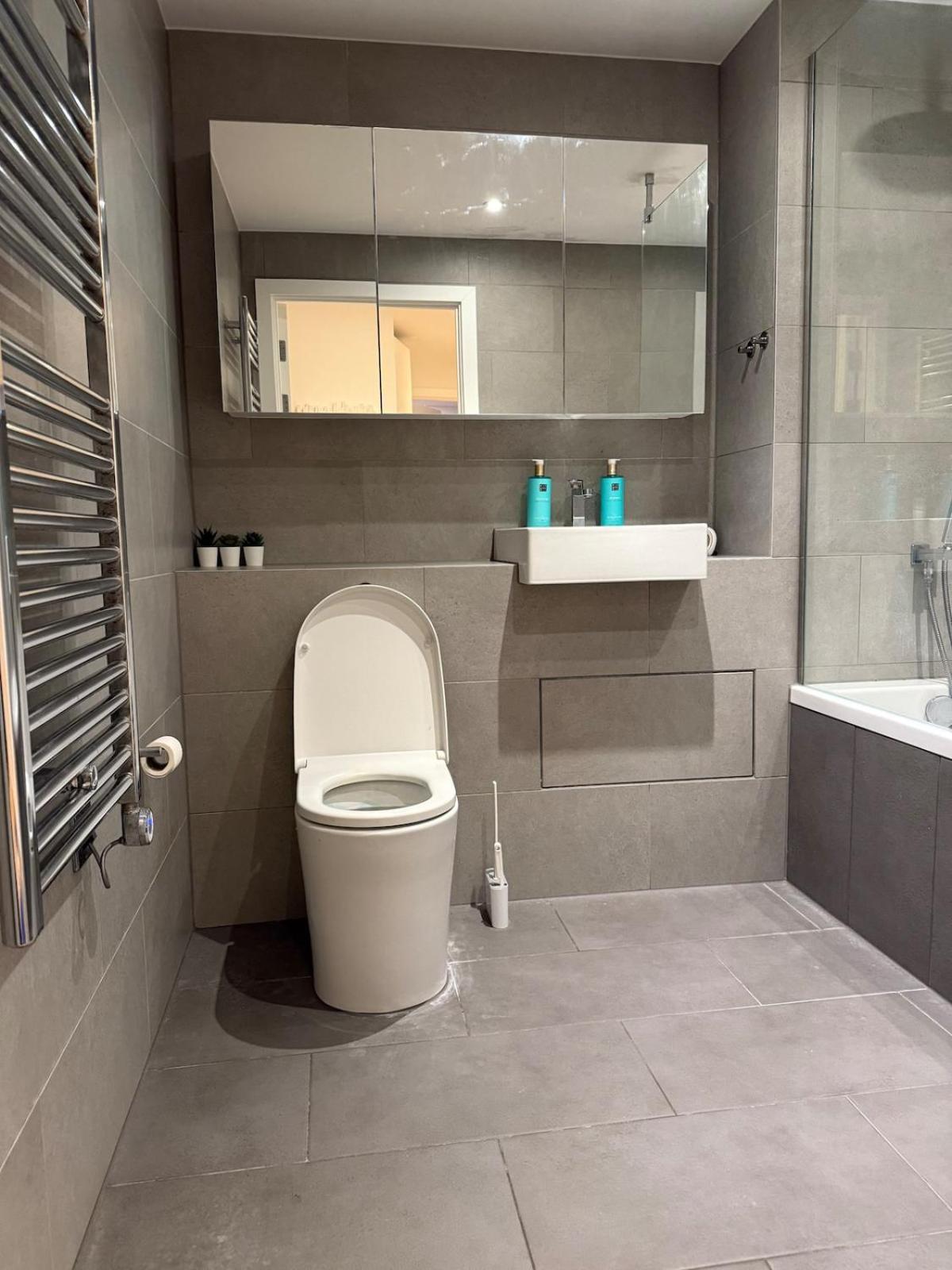 New 2 Bed Greenwich * London