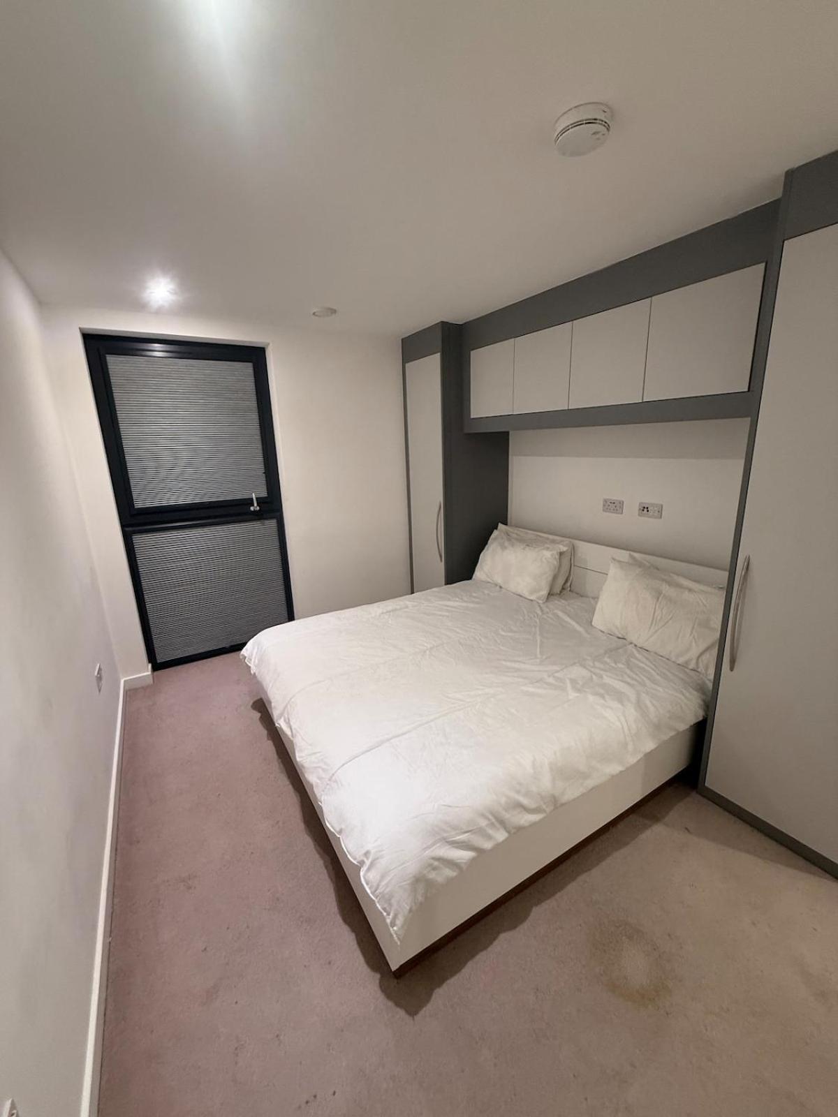 New 2 Bed Greenwich * Londra